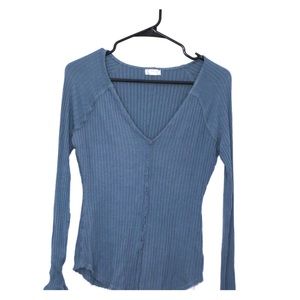 Long sleeve v neck rubbed top